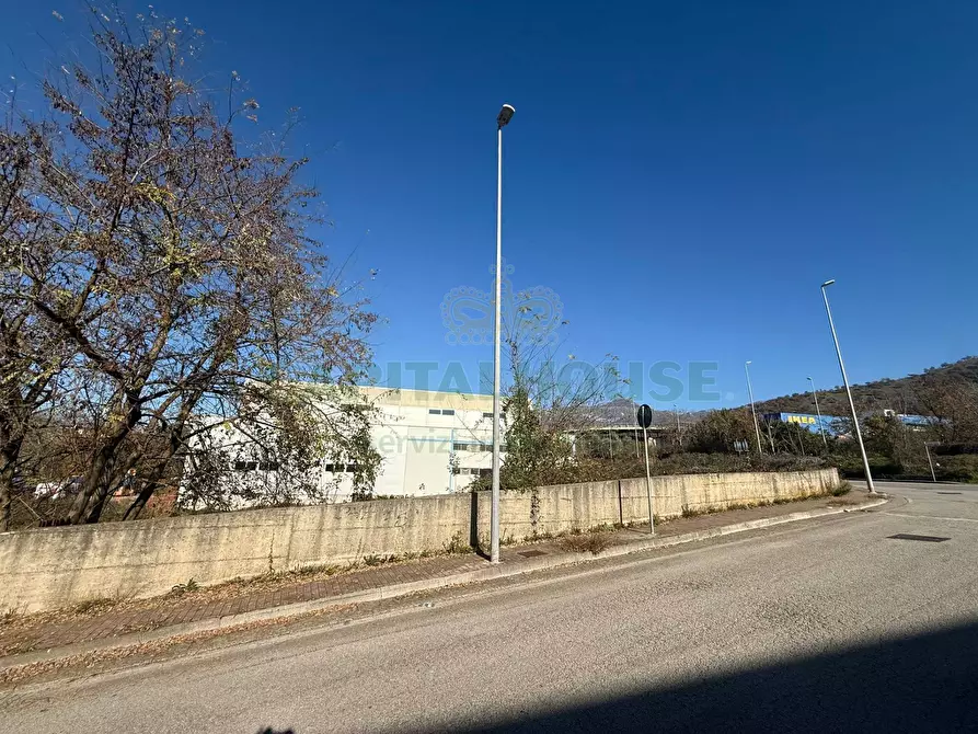 Immagine 5 di Locale commerciale in vendita  in Zona P.I.P a Baronissi