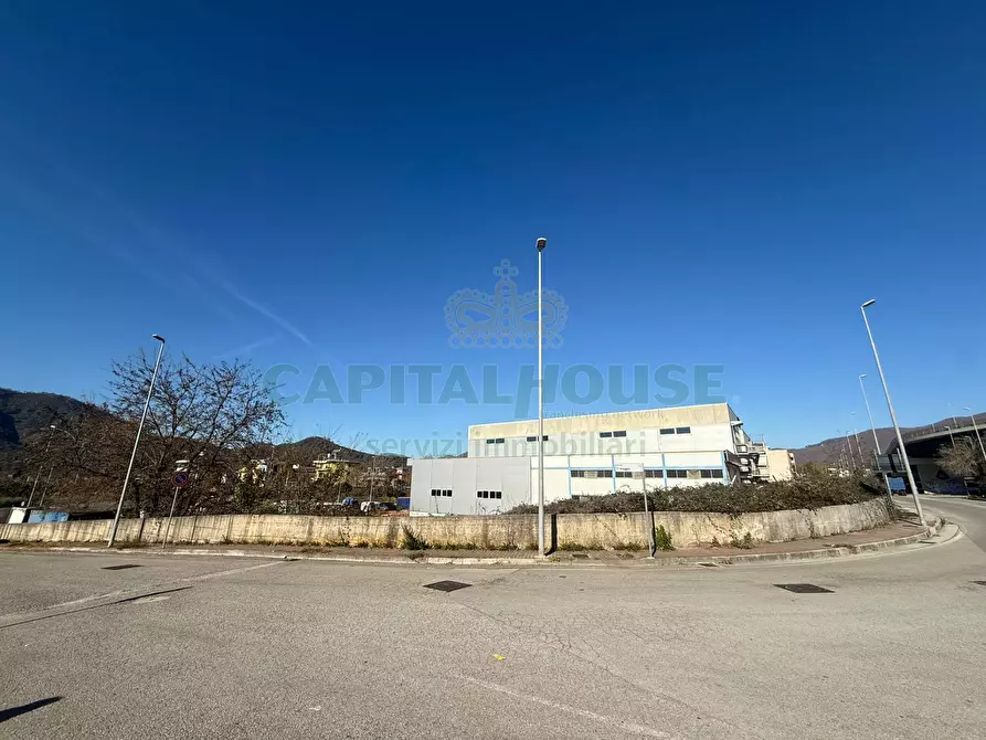 Immagine 6 di Locale commerciale in vendita  in Zona P.I.P a Baronissi