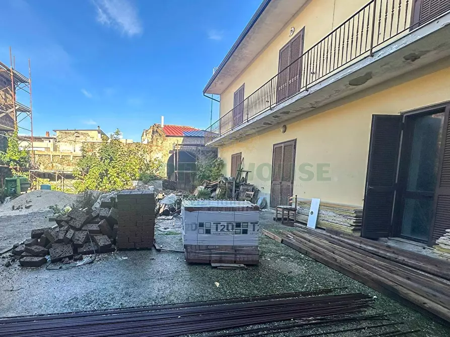 Immagine 2 di Casa indipendente in vendita  in zona centrale a San Prisco