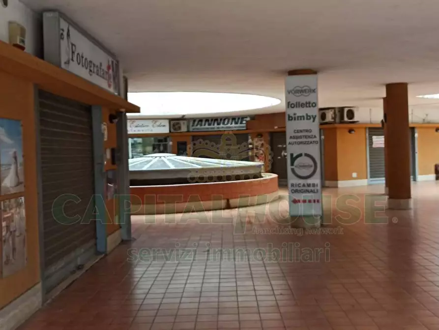 Immagine 2 di Locale commerciale in vendita  in Via Santina Campana a Mercato San Severino