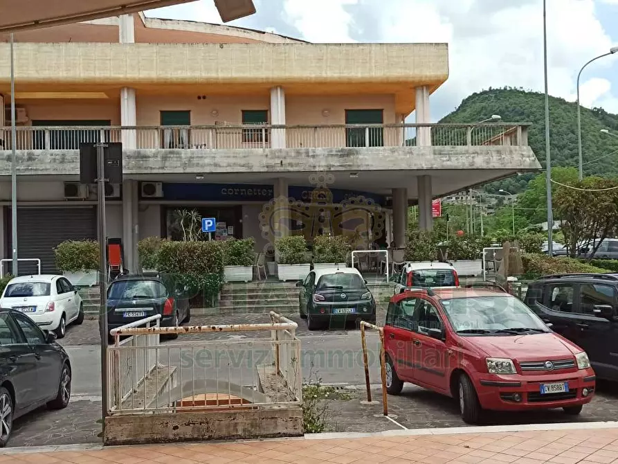 Immagine 5 di Locale commerciale in vendita  in Via Santina Campana a Mercato San Severino