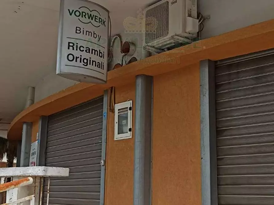 Immagine 7 di Locale commerciale in vendita  in Via Santina Campana a Mercato San Severino