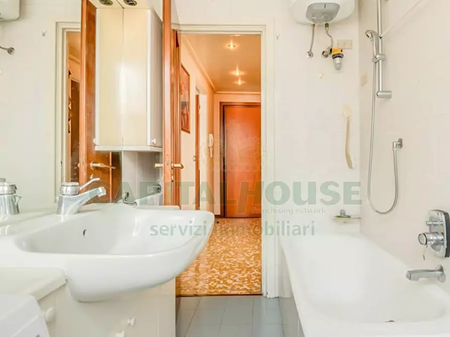 Immagine 17 di Appartamento in vendita  in Via Doberdo' a Milano