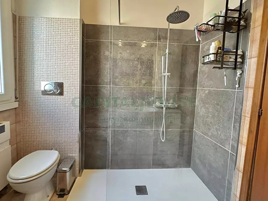 Immagine 29 di Appartamento in vendita  in Via Francesco Zanardi a Bologna