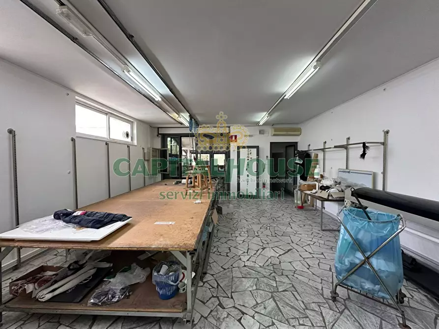 Immagine 5 di Locale commerciale in vendita  in via gaetano ferraioli a San Giuseppe Vesuviano