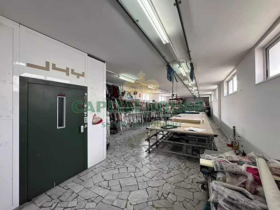Immagine 6 di Locale commerciale in vendita  in via gaetano ferraioli a San Giuseppe Vesuviano
