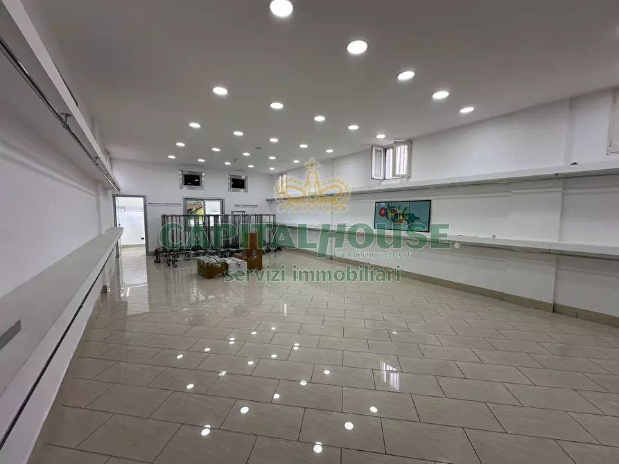 Immagine 9 di Locale commerciale in vendita  in via gaetano ferraioli a San Giuseppe Vesuviano