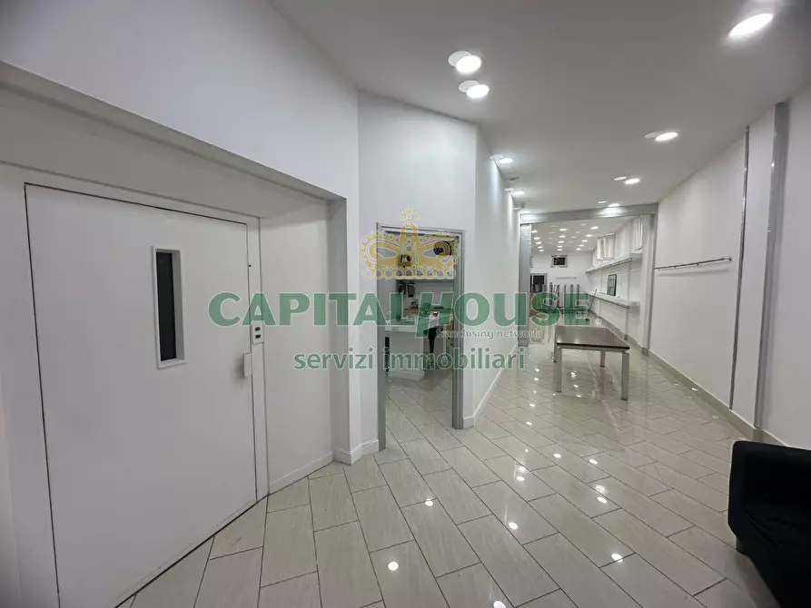 Immagine 19 di Locale commerciale in vendita  in via gaetano ferraioli a San Giuseppe Vesuviano