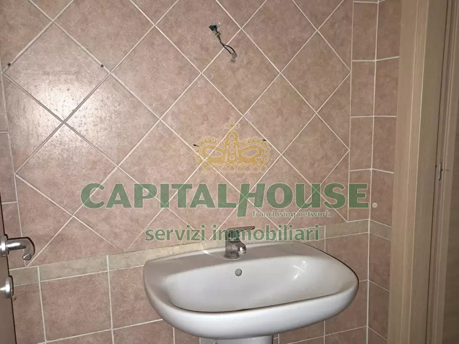 Immagine 9 di Ufficio in vendita  a Camigliano