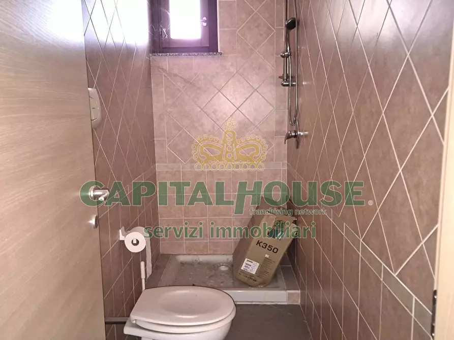 Immagine 10 di Ufficio in vendita  a Camigliano