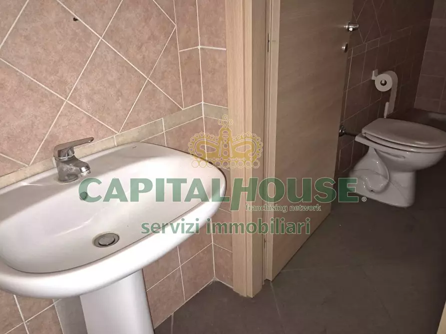 Immagine 14 di Ufficio in vendita  a Camigliano