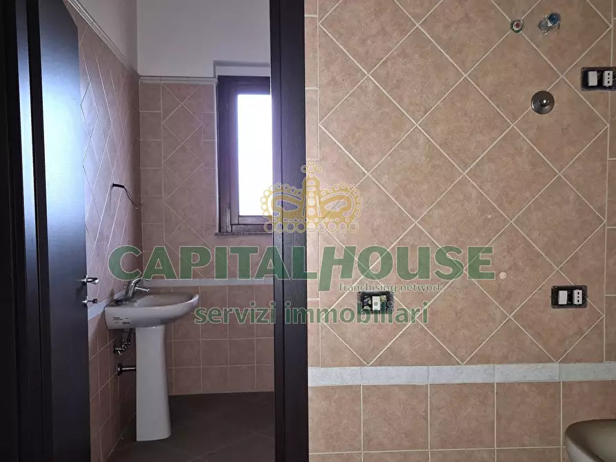 Immagine 14 di Ufficio in vendita  a Camigliano