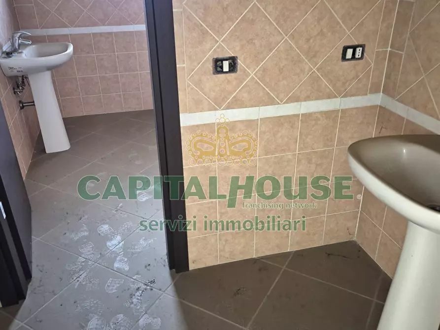Immagine 15 di Ufficio in vendita  a Camigliano
