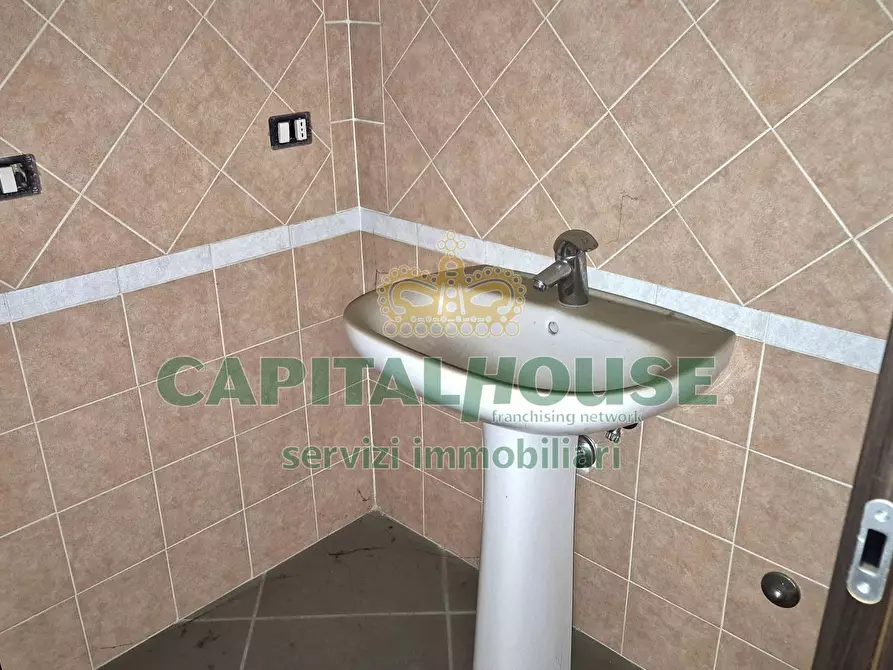 Immagine 16 di Ufficio in vendita  a Camigliano