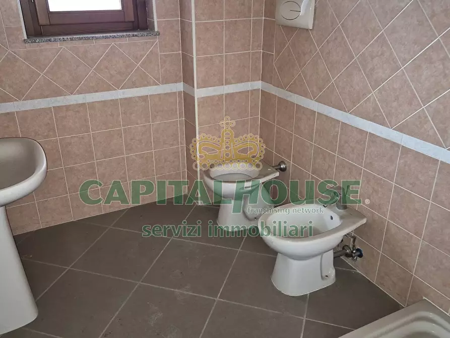 Immagine 17 di Ufficio in vendita  a Camigliano