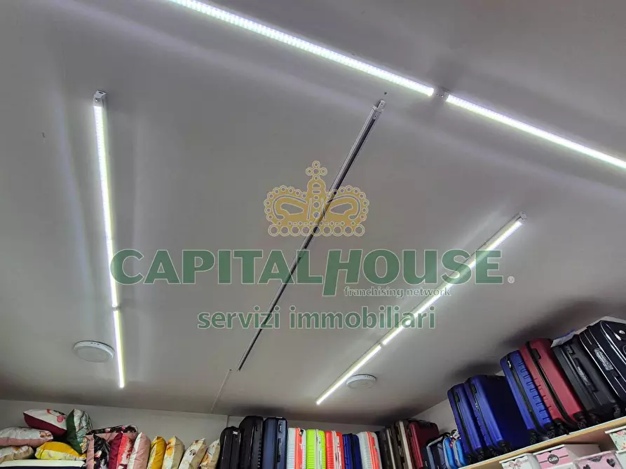 Immagine 15 di Locale commerciale in vendita  a Camigliano