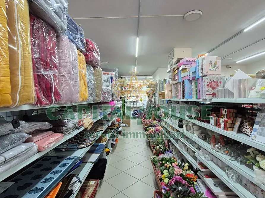 Immagine 16 di Locale commerciale in vendita  a Camigliano