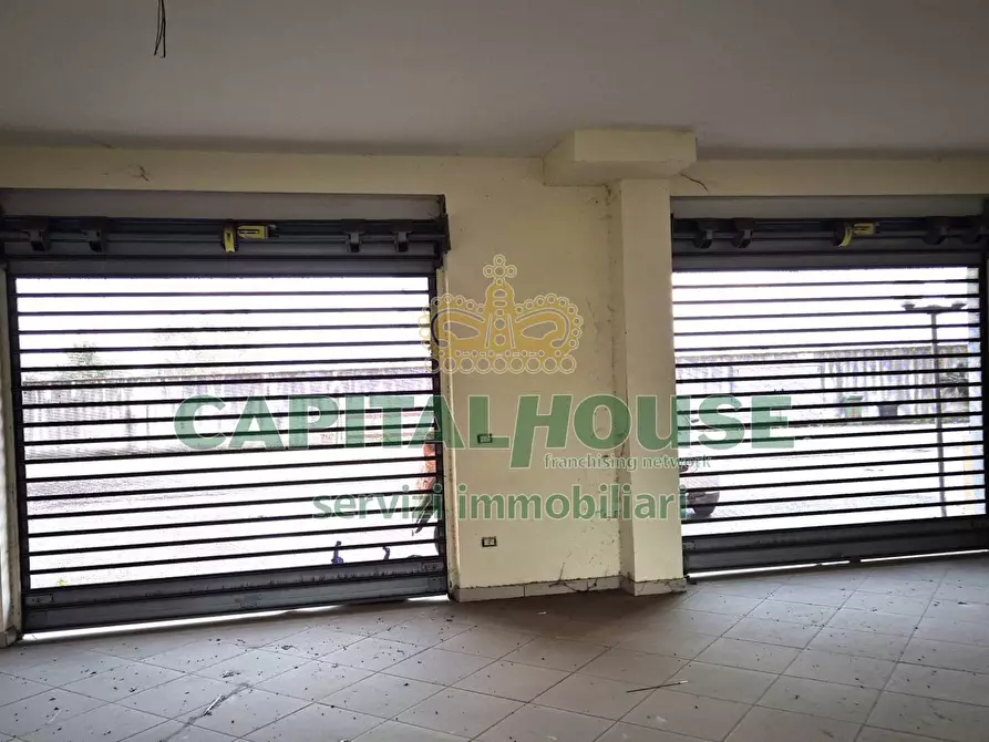 Immagine 5 di Locale commerciale in vendita  a Camigliano