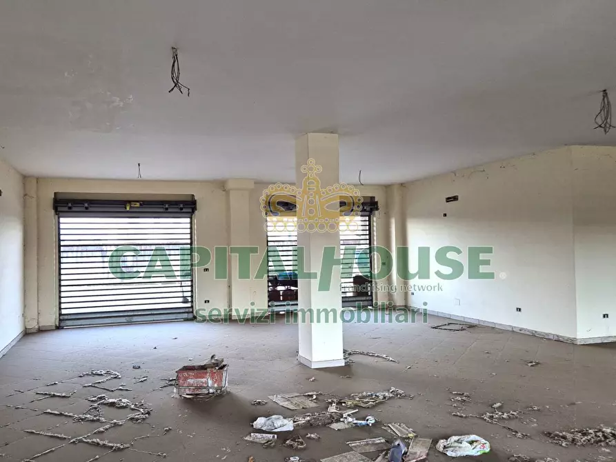 Immagine 9 di Locale commerciale in vendita  a Camigliano