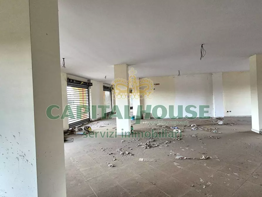 Immagine 12 di Locale commerciale in vendita  a Camigliano