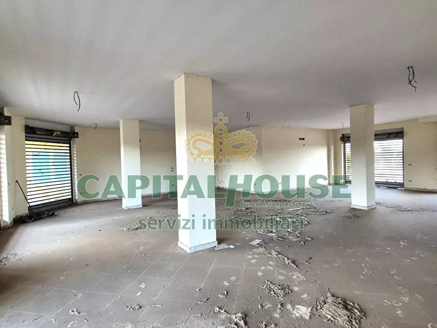 Immagine 15 di Locale commerciale in vendita  a Camigliano