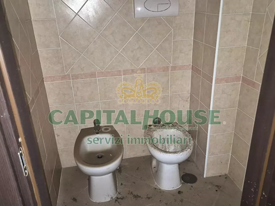 Immagine 19 di Locale commerciale in vendita  a Camigliano