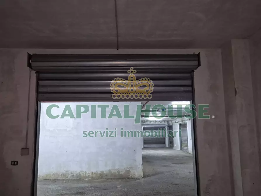 Immagine 20 di Locale commerciale in vendita  a Camigliano