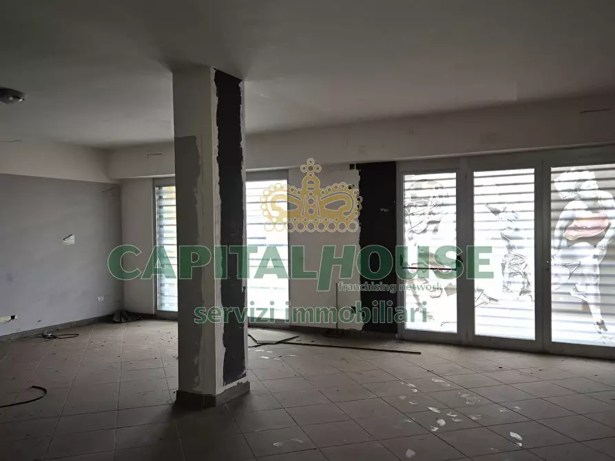 Immagine 3 di Locale commerciale in vendita  a Camigliano