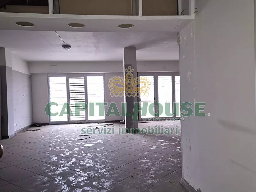 Immagine 4 di Locale commerciale in vendita  a Camigliano