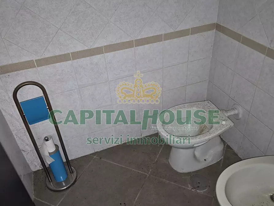 Immagine 12 di Locale commerciale in vendita  a Camigliano