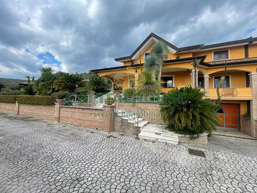 Immagine 6 di Villa in vendita  in avella a Avella