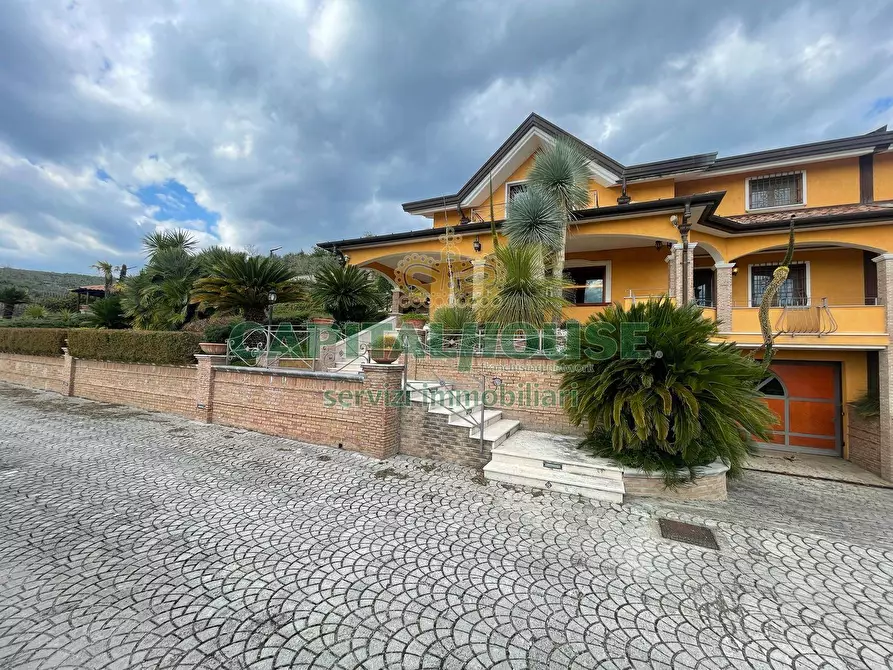 Immagine 7 di Villa in vendita  in avella a Avella