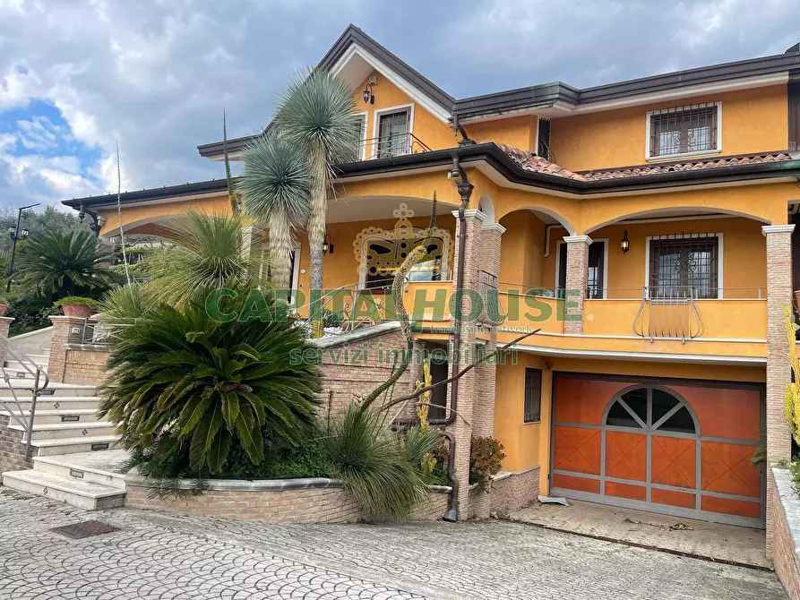 Immagine 11 di Villa in vendita  in avella a Avella