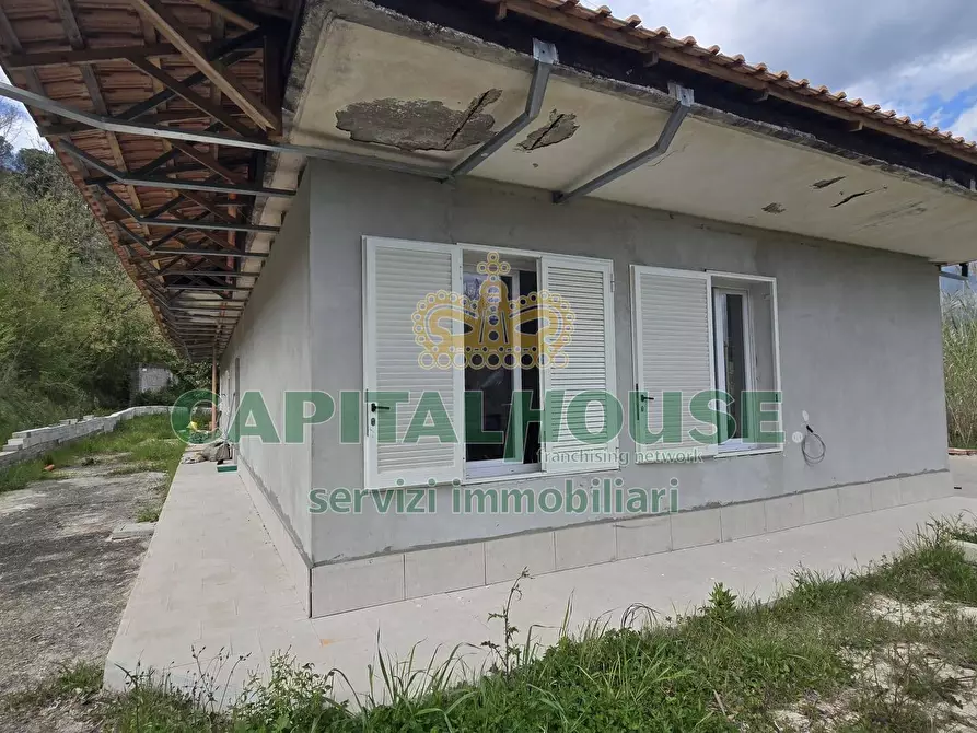 Immagine 18 di Villa in vendita  a Cervaro