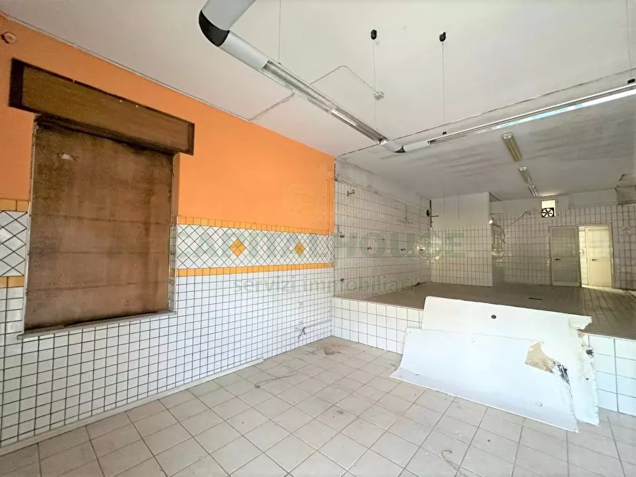 Immagine 6 di Locale commerciale in vendita  in baiano a Baiano