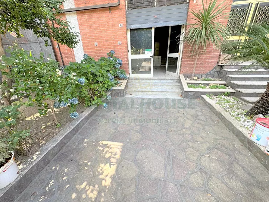 Immagine 9 di Locale commerciale in vendita  in baiano a Baiano