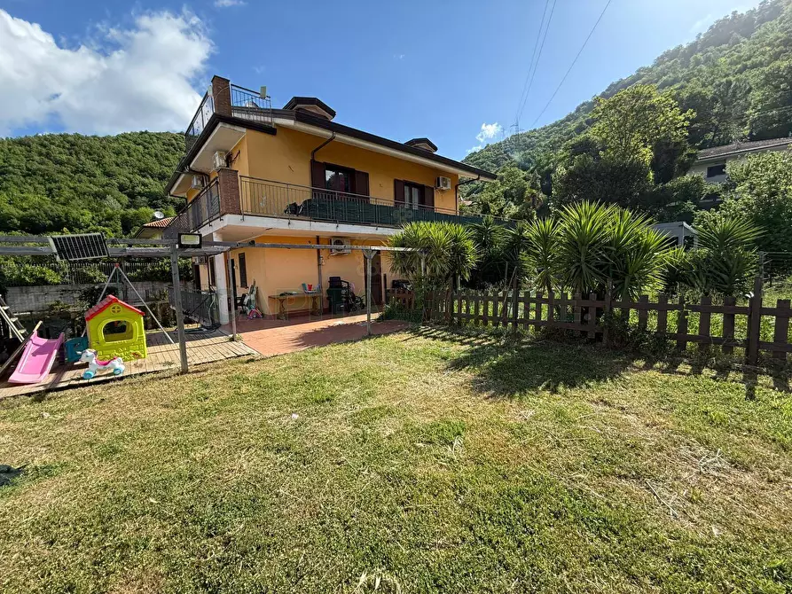 Immagine 2 di Villa in vendita  in Via Pellegrini Federici a Fisciano