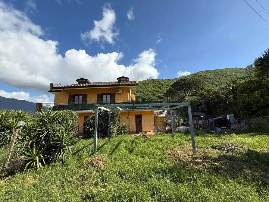 Immagine 3 di Villa in vendita  in Via Pellegrini Federici a Fisciano
