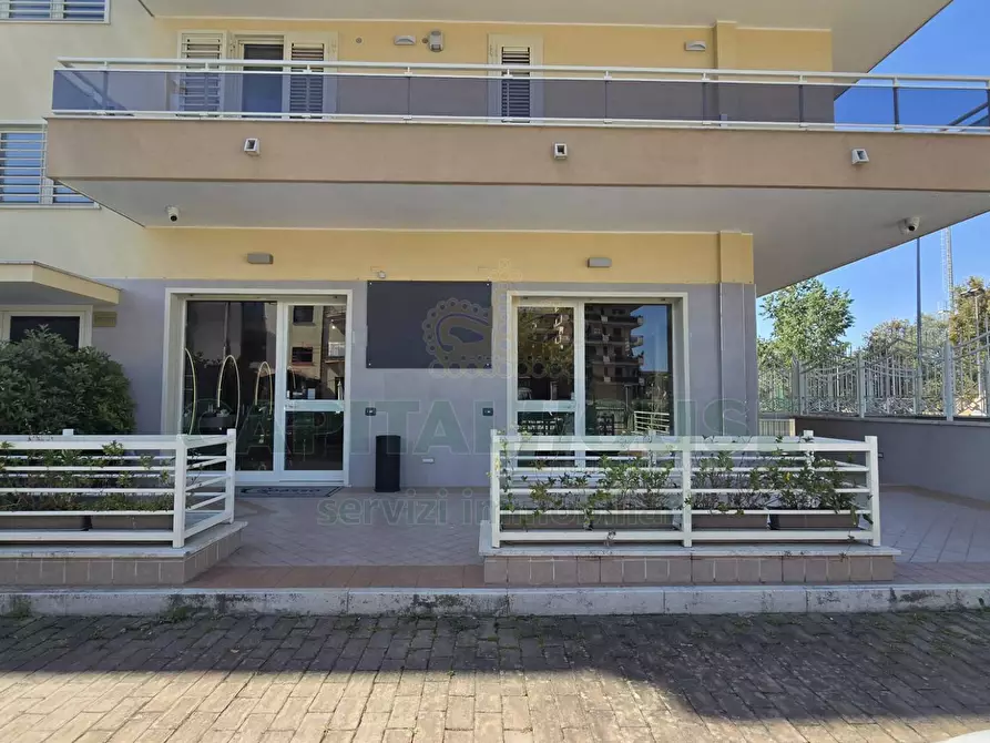 Immagine 1 di Locale commerciale in affitto  a Capodrise