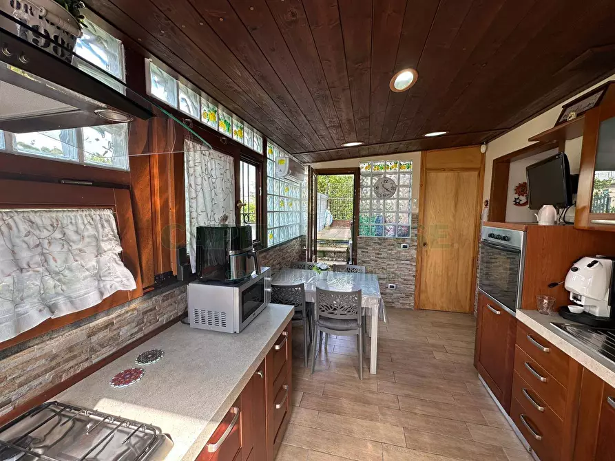 Immagine 9 di Casa semindipendente in vendita  in via raimondi a Saviano