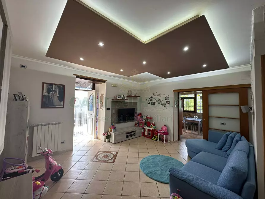 Immagine 13 di Casa semindipendente in vendita  in via raimondi a Saviano