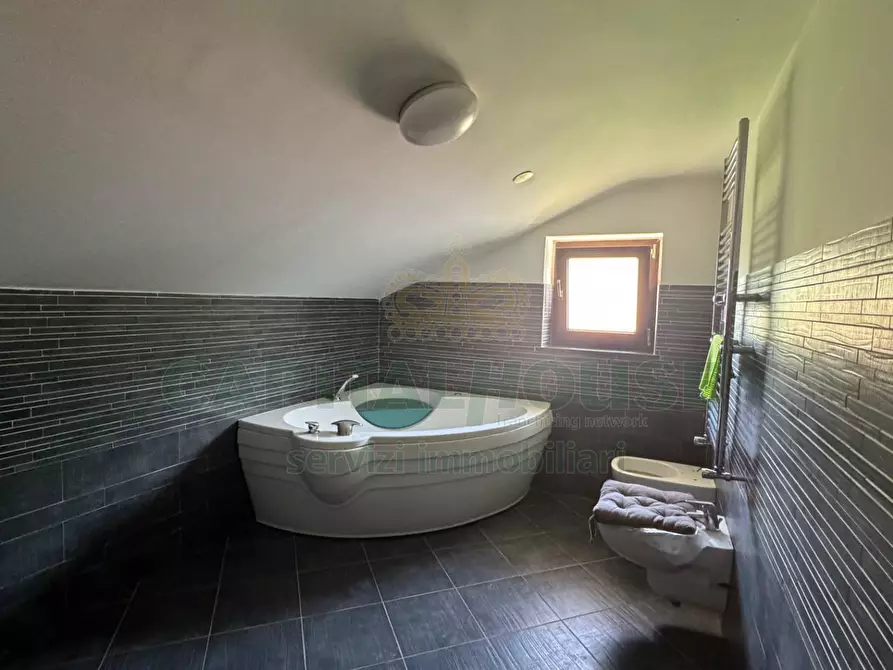 Immagine 16 di Villa in vendita  in Via Pellegrini Federici a Fisciano