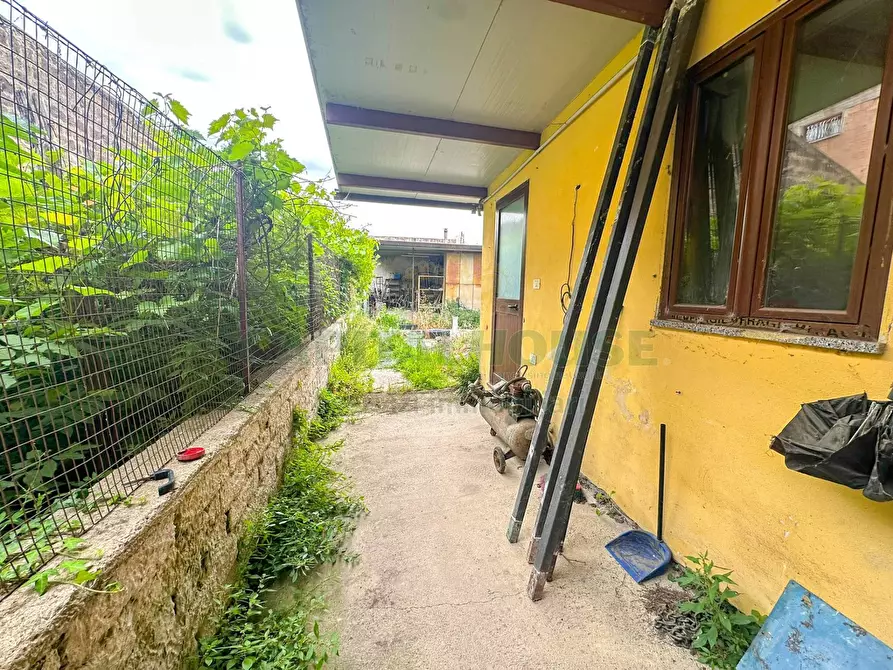 Immagine 3 di Appartamento in vendita  in zona via nazionale appia a San Tammaro