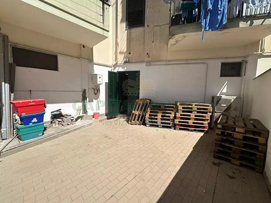 Immagine 6 di Locale commerciale in vendita  in via piano del principe a Cercola