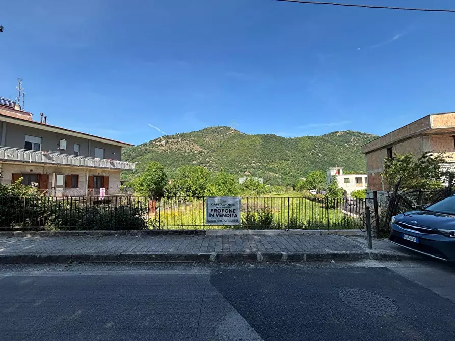 Immagine 2 di Locale commerciale in vendita  in Via zambrano a Siano