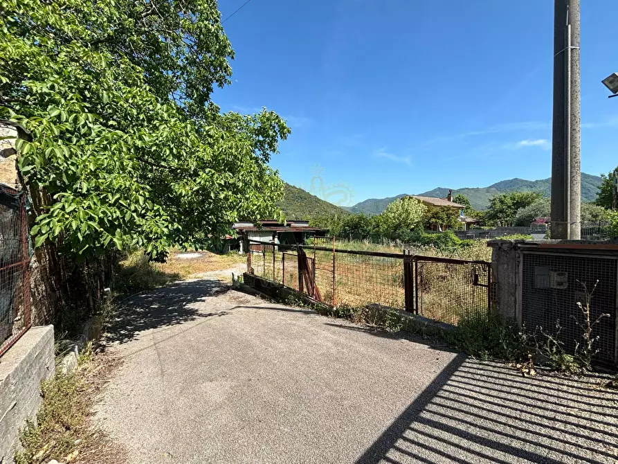 Immagine 4 di Locale commerciale in vendita  in Via ZAMBRANO a Siano