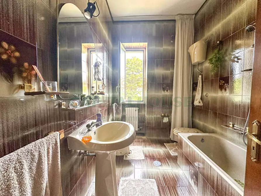 Immagine 25 di Casa indipendente in vendita  in zona confinante con capua a San Tammaro