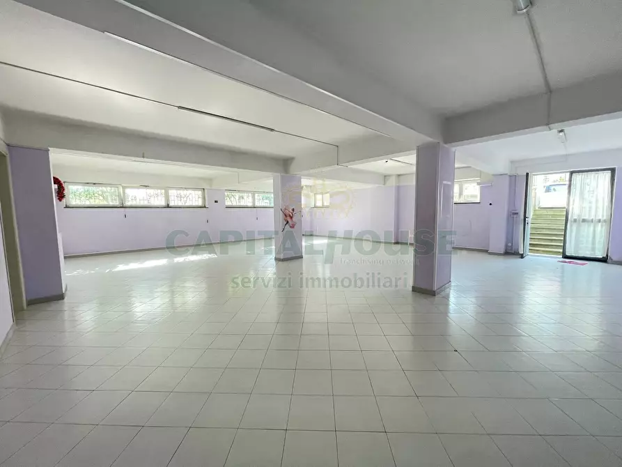 Immagine 8 di Locale commerciale in vendita  in sperone a Sperone