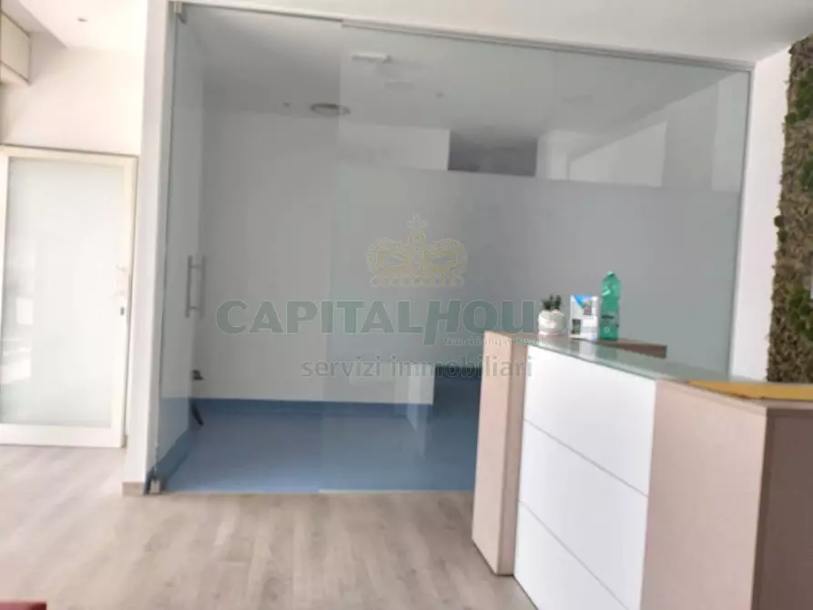 Immagine 40 di Locale commerciale in affitto  in zona supermercato Decò a Santa Maria Capua Vetere