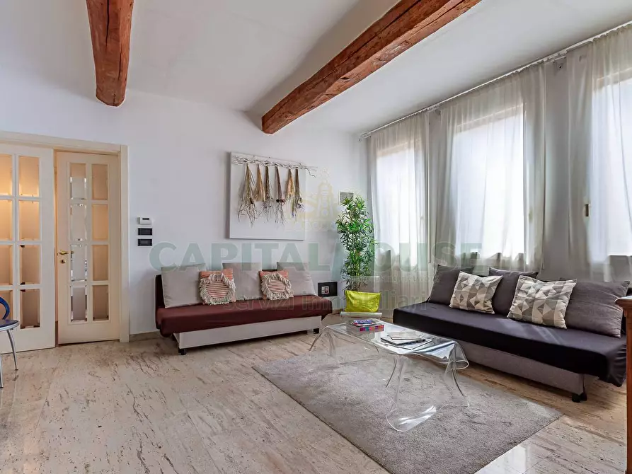 Immagine 10 di Appartamento in vendita  in Via Rialto a Bologna